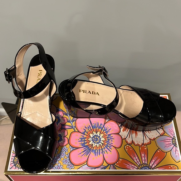 PRADA BLACK PATENT LEATHER WEDGES SIZE 10 - Picture 8 of 10